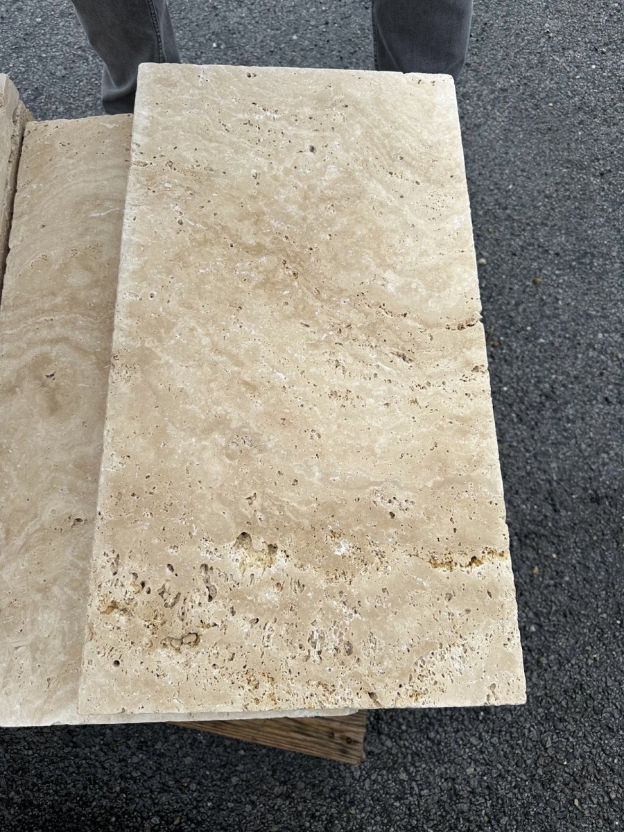 TRAVERTIN MARGELLE BEIGE 33X61X3-5 CM 1BORD EN RETOMBÉE 1ER CHOIX