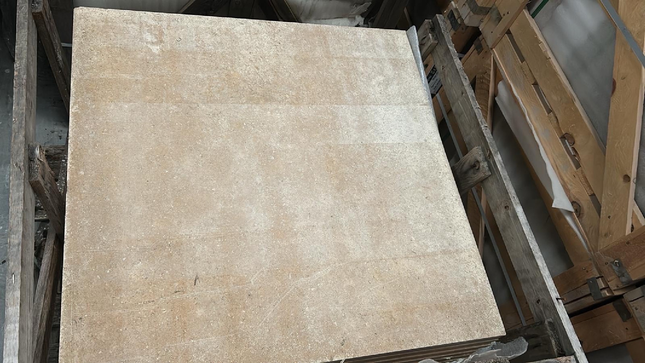 PIERRE D'EGYPTE 90X90 EP 3 CM SINAÏ PEARL BROSSÉE