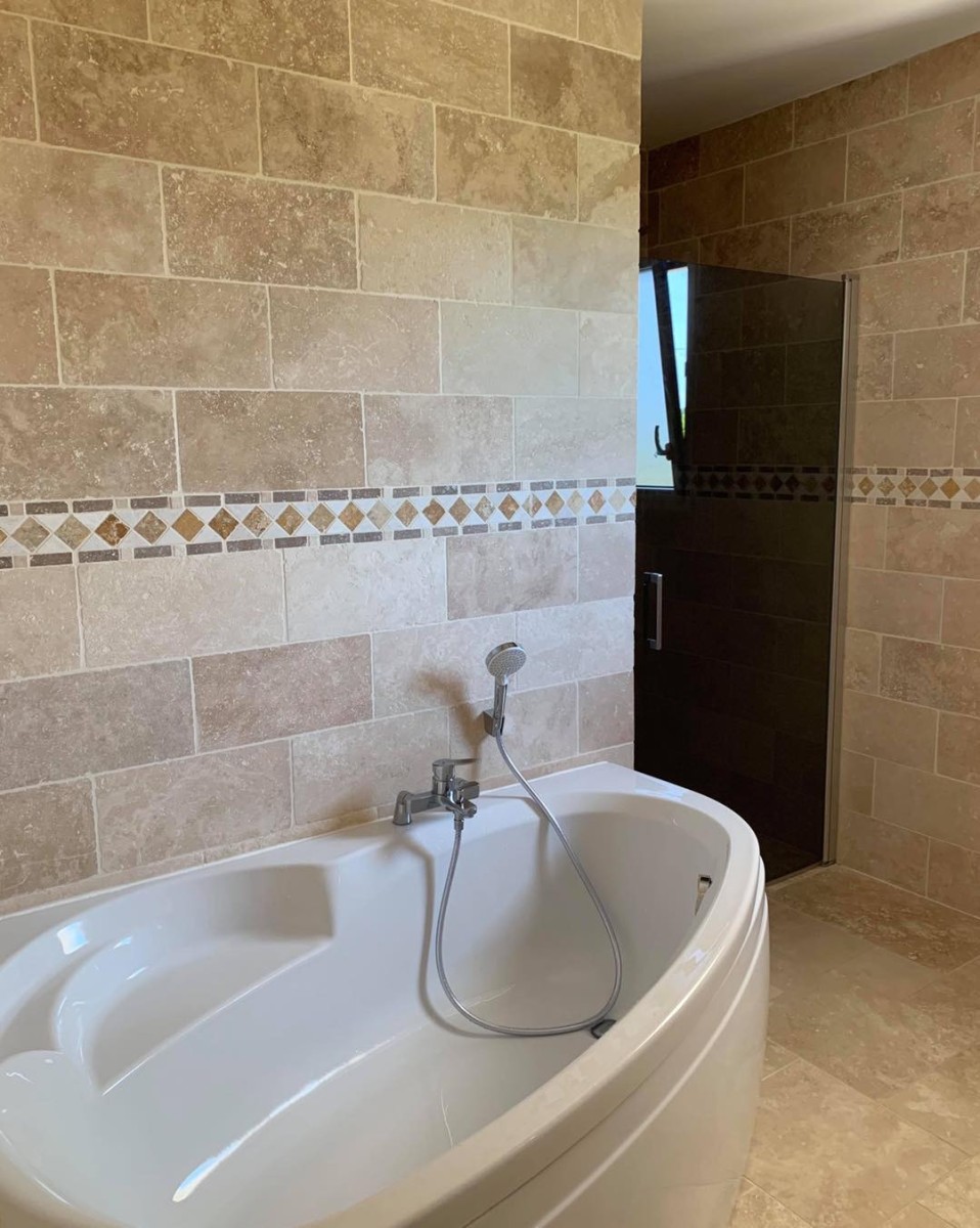 TRAVERTIN NUANCE 20.3X40.6 EP 1.2 CM 1ER CHOIX