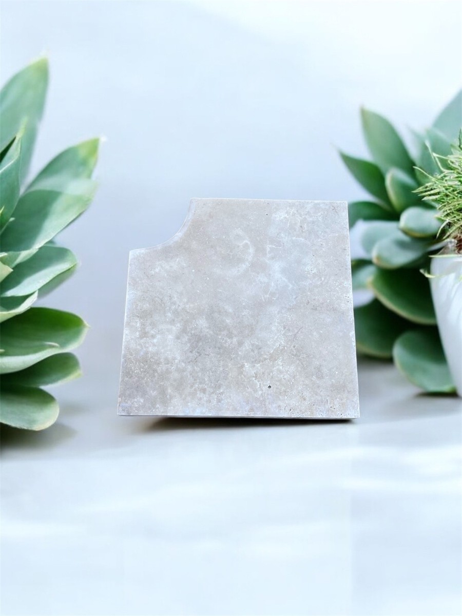 TRAVERTIN ANGLE RENTRANT MARGELLE 45X45X3 CM IVOIRE 1ER CHOIX