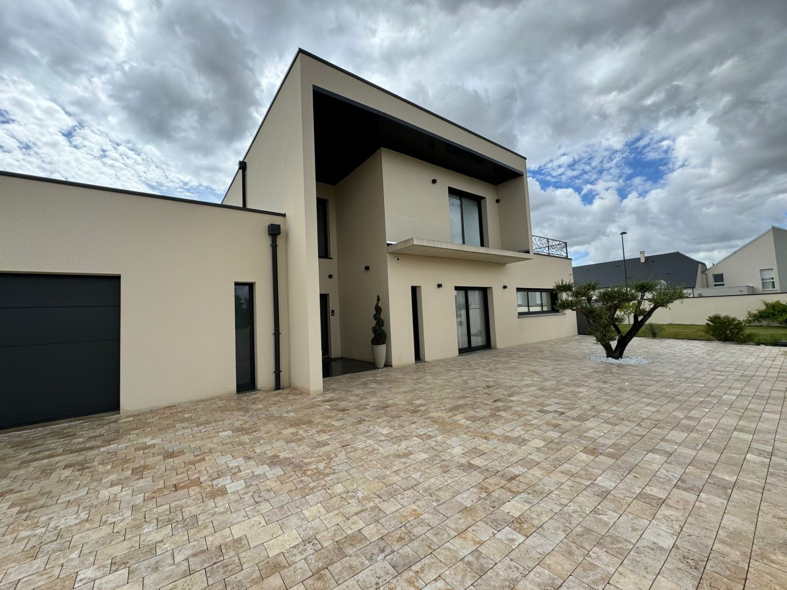 TRAVERTIN PAVE NUANCE 1ER CHOIX - 3 FORMATS - 15.3X15.3 / 15.3X18 / 15.3X22 EP 3 CM