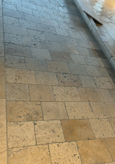 TRAVERTIN PAVE MIX 2EME CHOIX - 3 FORMATS - 15.3X15.3 / 15.3X18 / 15.3X22 EP 3 CM