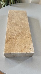 TRAVERTIN BORDURE NUANCE 20X50 EP 7 CM 1ER CHOIX